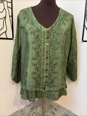 Flower olive green long sleeve button-up top. Size 1X.